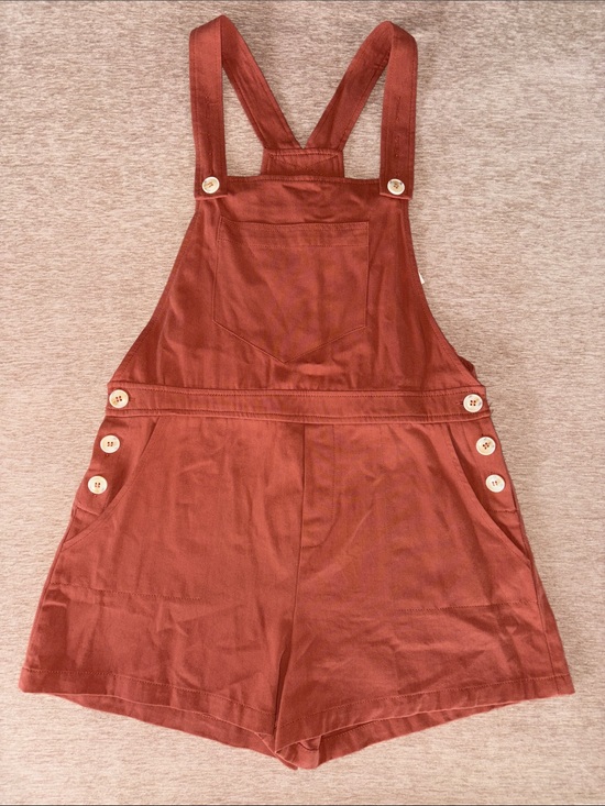 Very J Pants - Very J Rust Orange Overall Shorts Romper W/ Buttons & Pockets - Size M NWT
